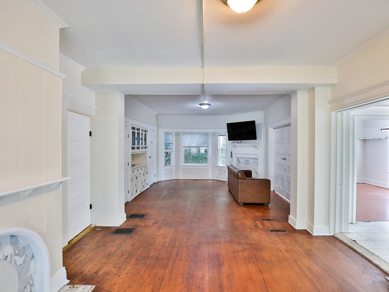 The Carina Victorian Home near the Row! — Photo 4