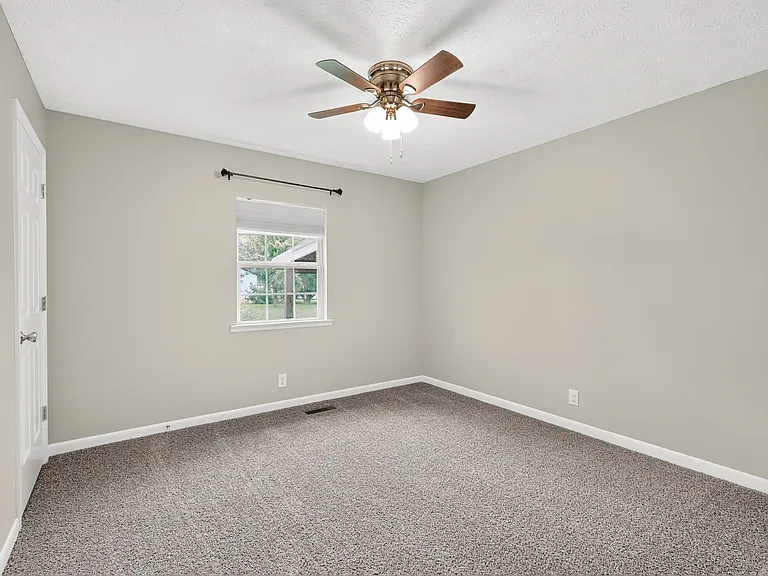 2504 Angelyn Dr — Photo 22