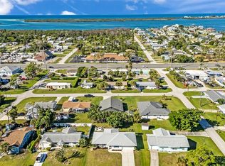 2810 9th St, Grove City, FL 34224