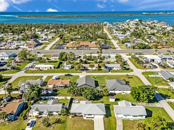 2810 9th St, Grove City, FL 34224