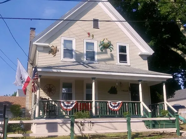 9 9th St #1, Onset, MA 02558
