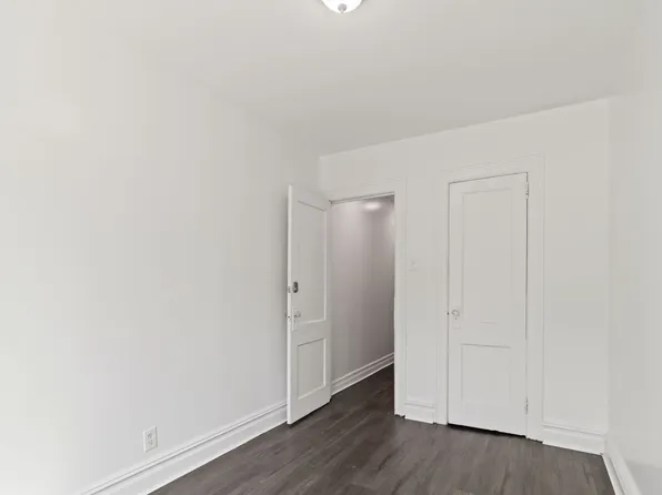 31-24 Steinway Street image 6 of 8