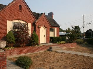 4828 Beach Dr SW, Seattle, WA 98116