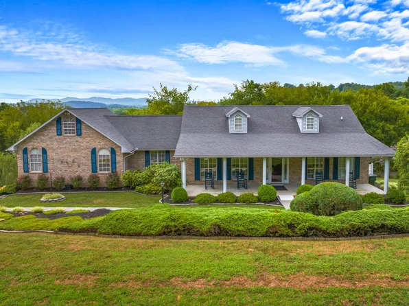 214 Lexington Pl, Sevierville, TN 37862