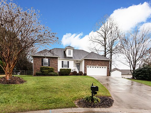 4th image of 606 Highland Pl