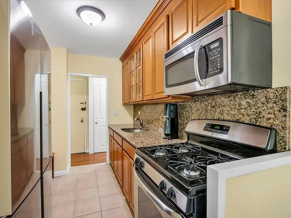 2928 W 5th St APT 3O, Brooklyn, NY 11224
