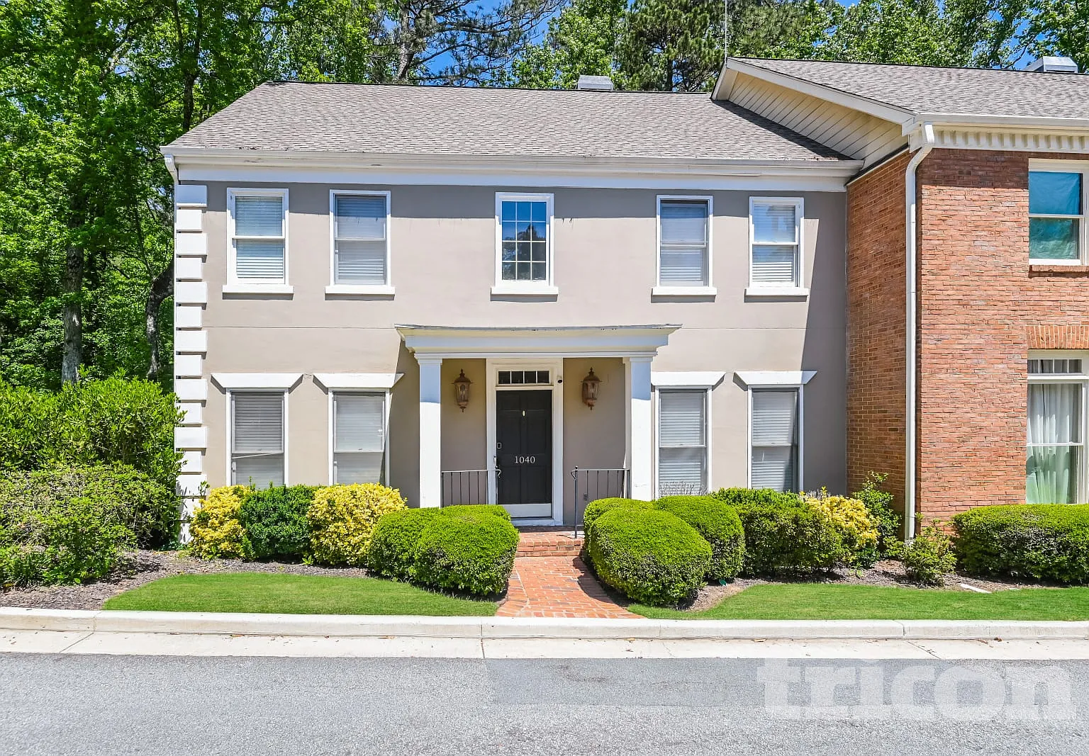 1040 Huntcliff Sandy Springs GA — Photo 1