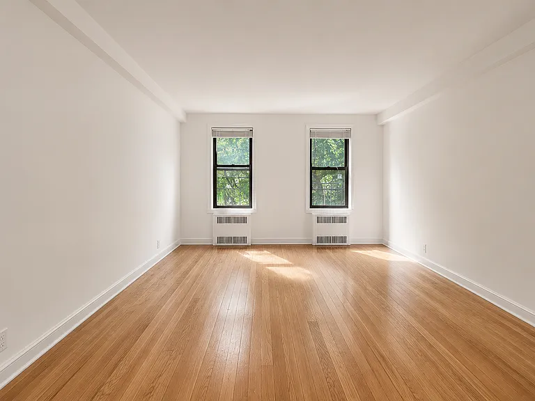 92-05 Whitney Ave #33A — Photo 2