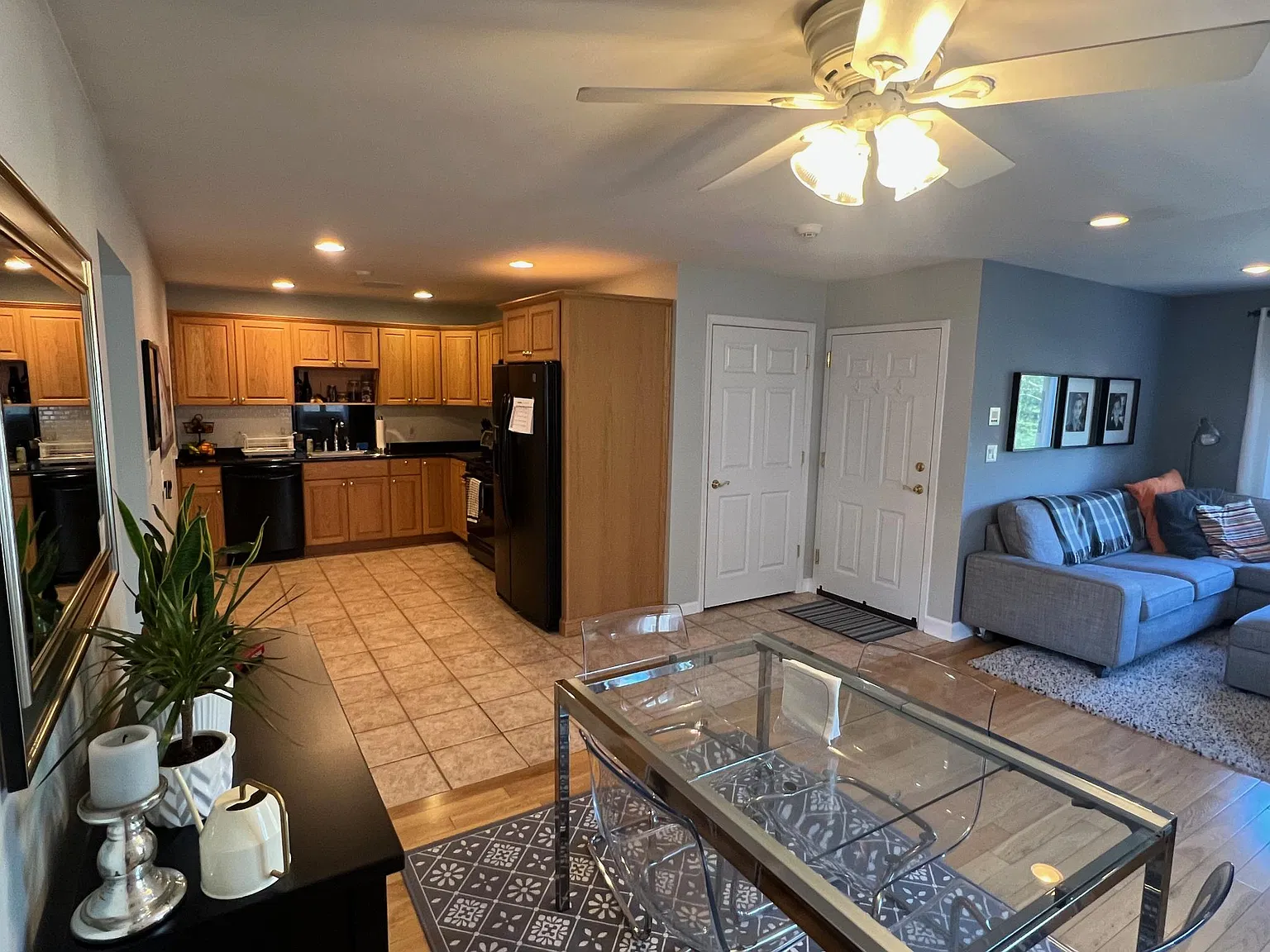 2 bed, 1000 sqft, $2,600 — Photo 3