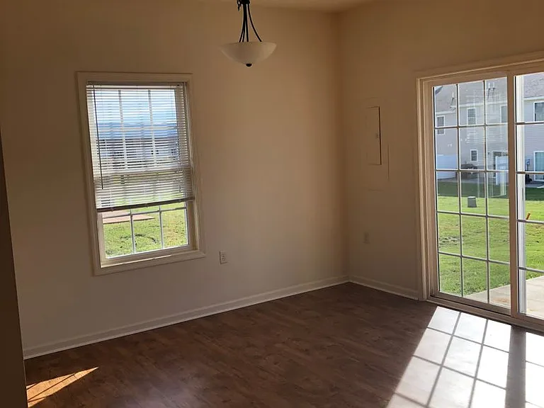 1025 Wellington Dr — Photo 7