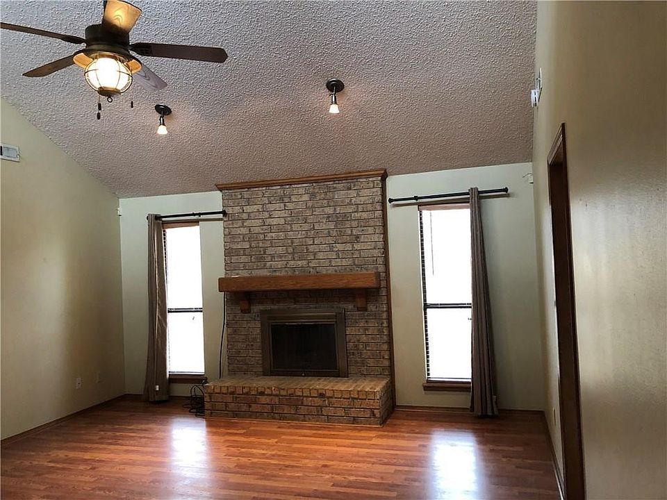 347 E Village Dr, Fayetteville, AR 72703 Zillow
