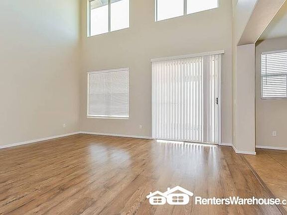 3rd image of 5649 Clarendon Ln