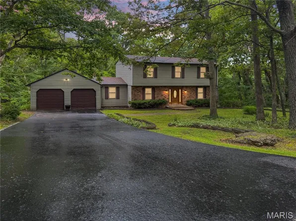 127 Hilltop Trl, Eureka, MO 63025