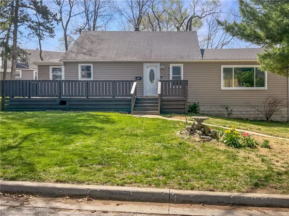 4940 Southridge Dr, Roeland Park, KS 66205