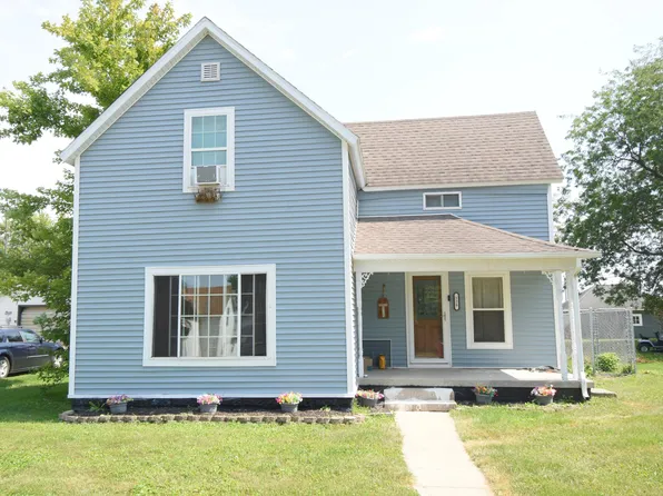 128 S Brooks St, Francesville, IN 47946