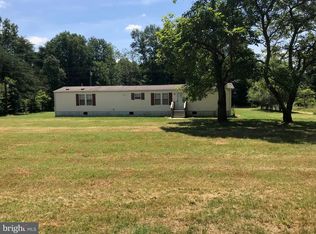 14076 Shannon Hill Rd, Louisa, VA 23093