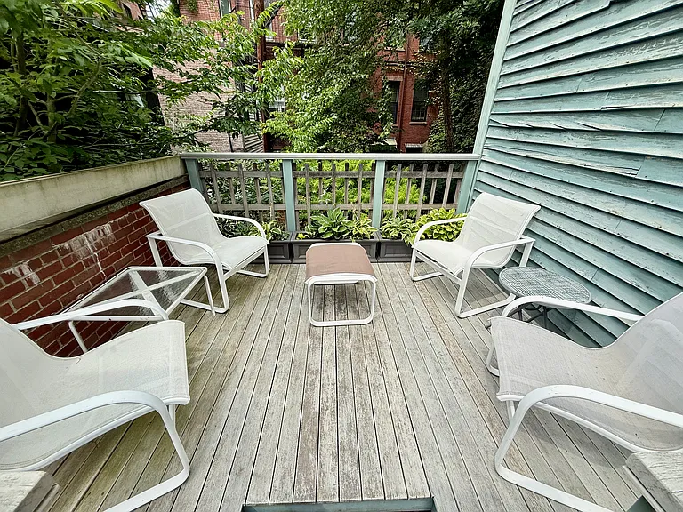136 Myrtle St — Photo 11