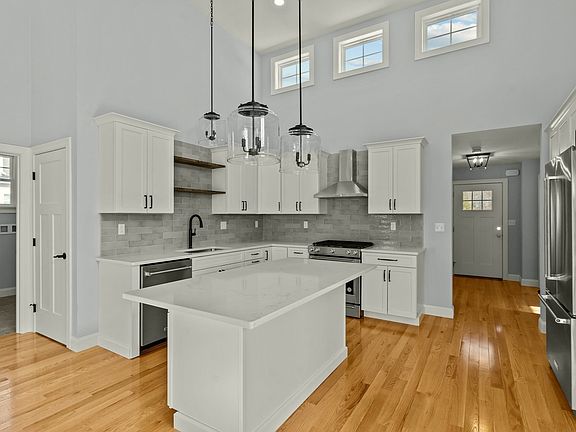 4th image of 0-3 Hunter Cir