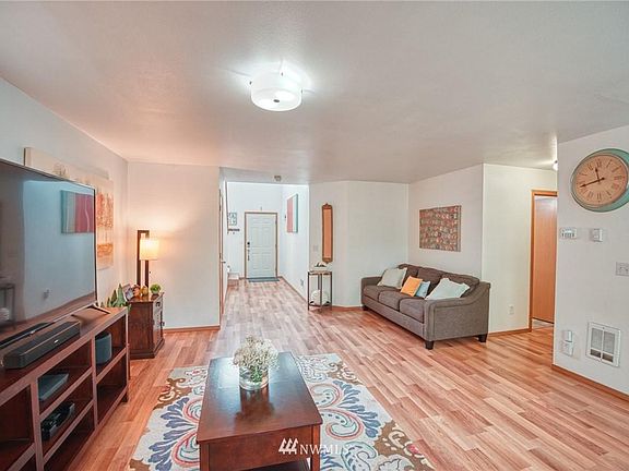5th image of 11912 9th Avenue Ct E