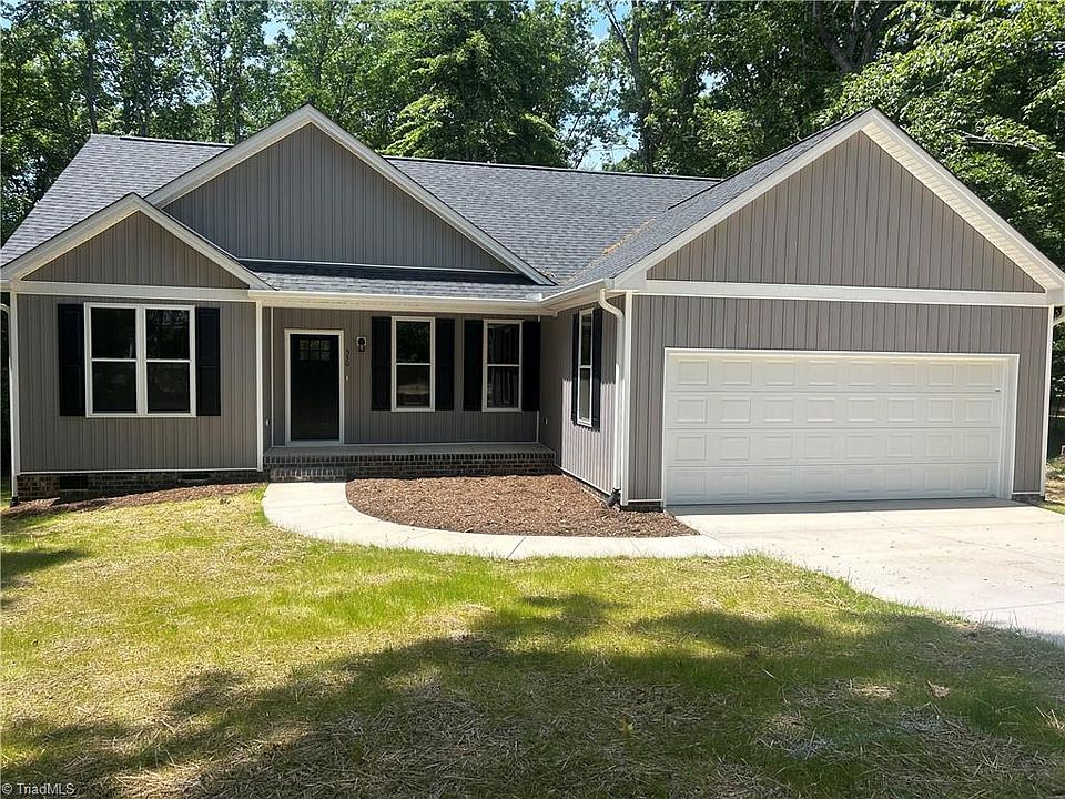 1st image of 530 Oakwood Cir