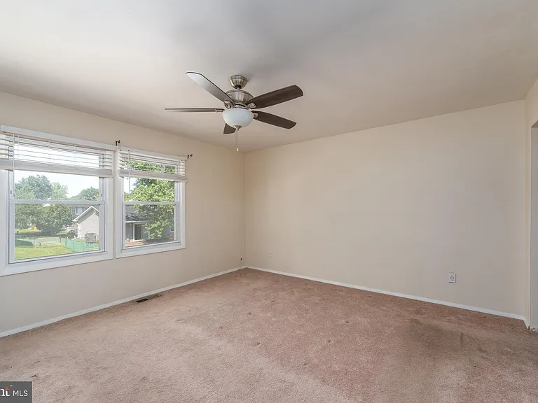 1908 Champlain Dr — Photo 21