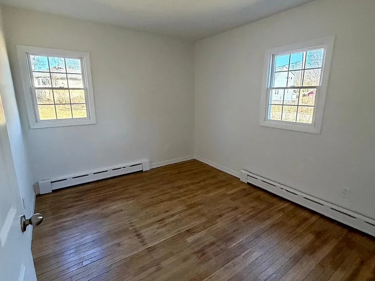Pansy Rd — Photo 11
