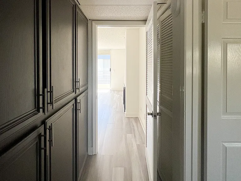4077-4083 Tujunga Ave #202 — Photo 10