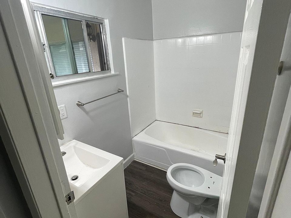 1st image of 111 N Fairway Ln #1bfbb8316