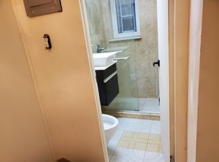 6112 Woodbine St APT 2, Ridgewood, NY 11385