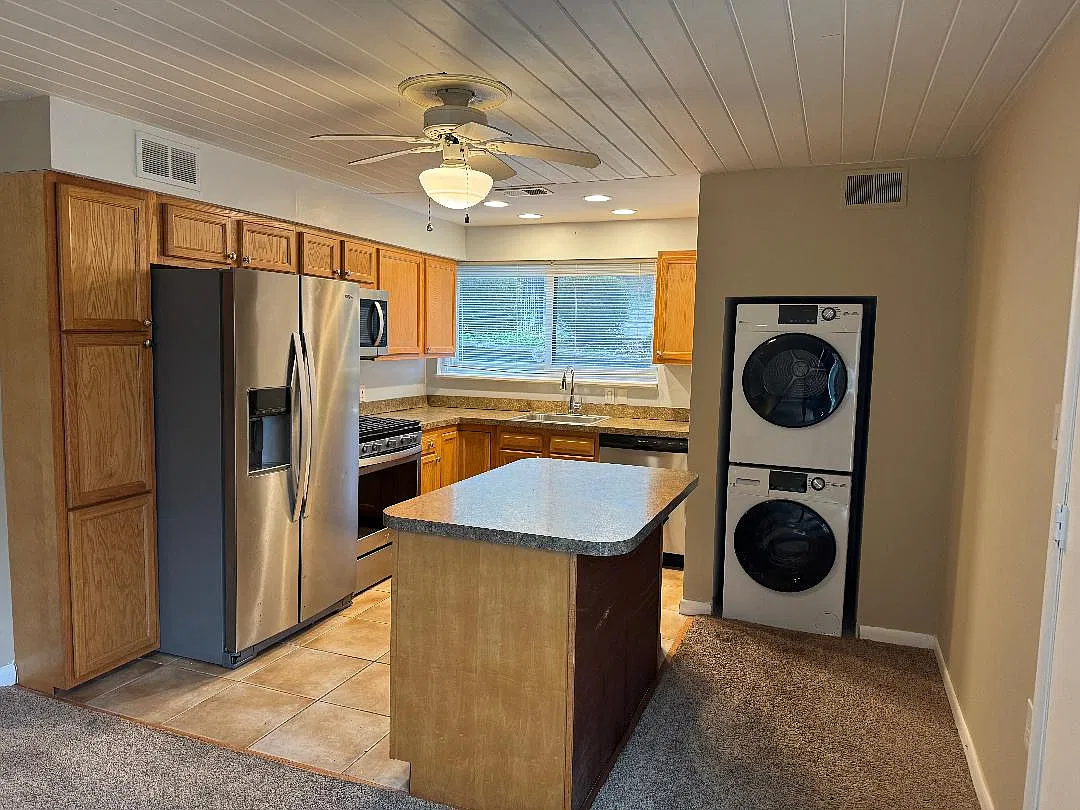 7621 Carteret Rd — Photo 2