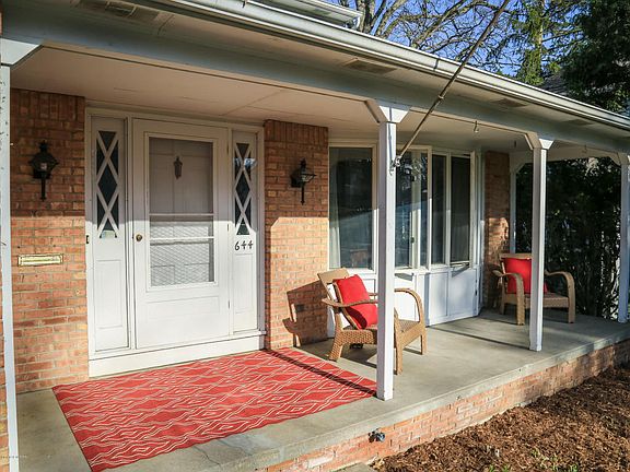 3rd image of 644 Hillcrest Ave