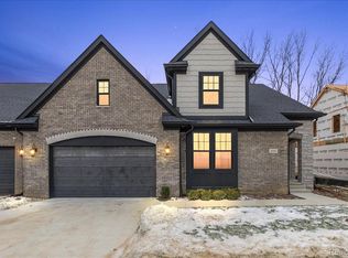 2044 Breckenridge Ct, Rochester Hills, MI 48307