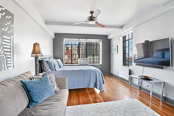 Rented by Compass | media 21