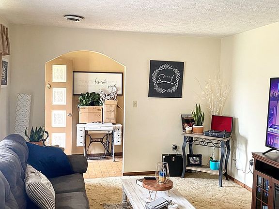 4th image of 2657N Oakcrest Dr