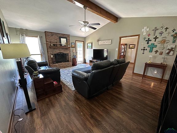 5th image of 46 Pine Burr Cir