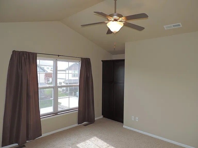 425 Cambria Dr — Photo 10