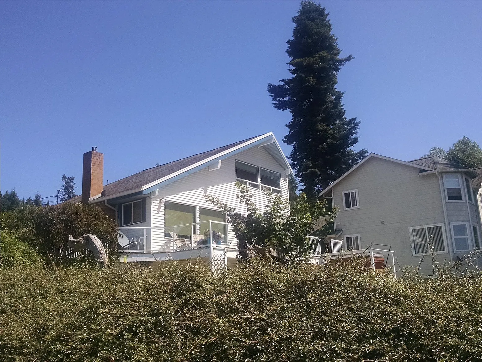 1034 Halsey Dr — Photo 2