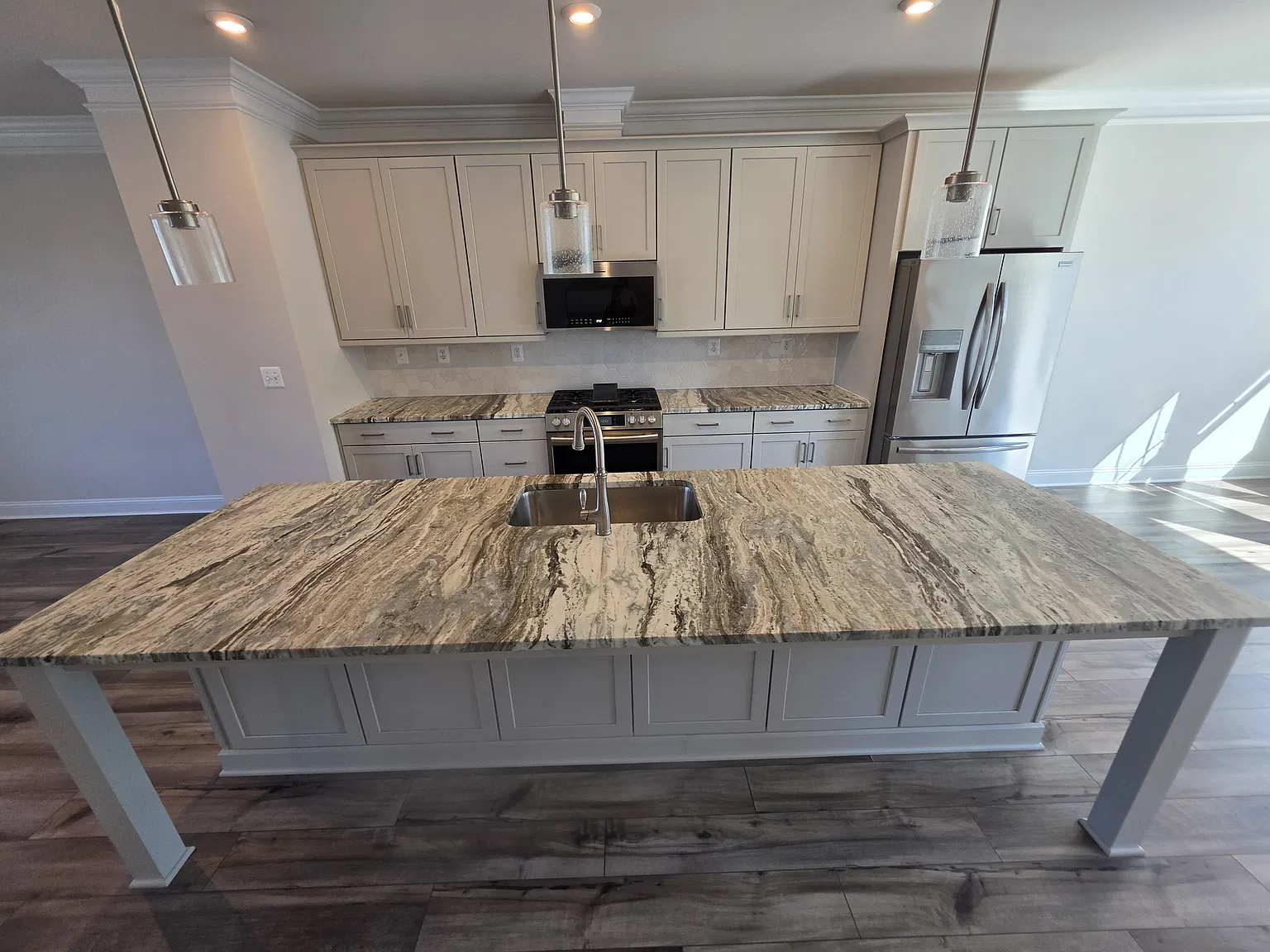4 bed, 2298 sqft, $2,900 — Photo 4