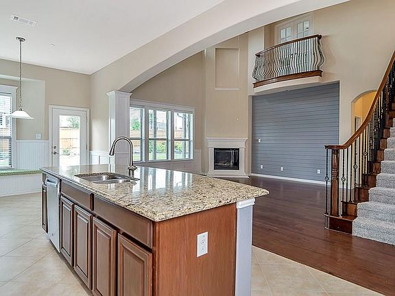 5th image of 415 Aylesbury Dr