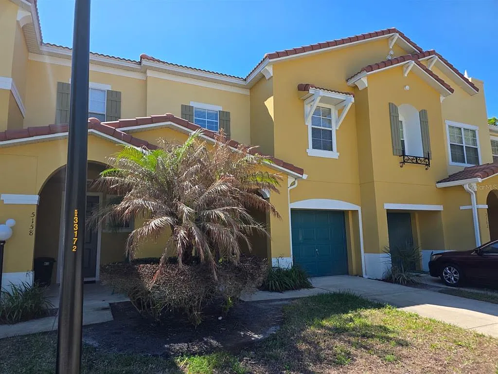 3 bed, 2.5 bath, 1798 sqft, $2,300 — Photo 3