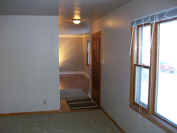 5th image of 102 N 15th Ave