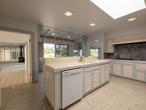 5th image of 2957 Lorencita Dr