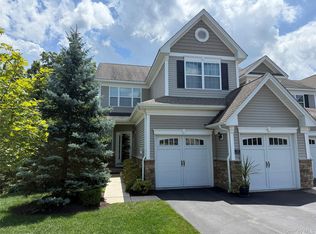 18 Pritchard Ct, Fishkill, NY 12524