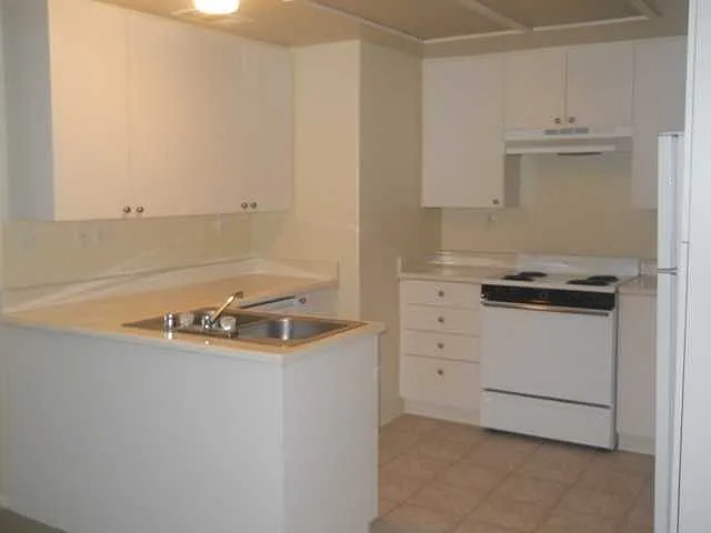 Desert View Apartments — Photo 2