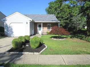 1 Avandale Ct, Mount Laurel, NJ 08054