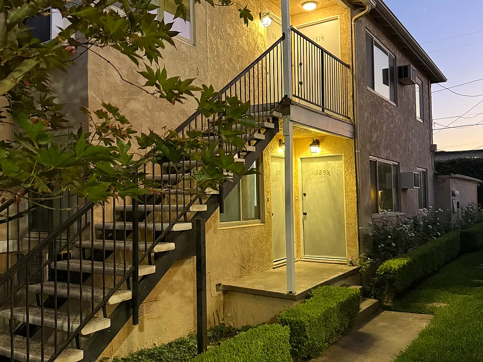 131 1/2 S Bushnell Ave
