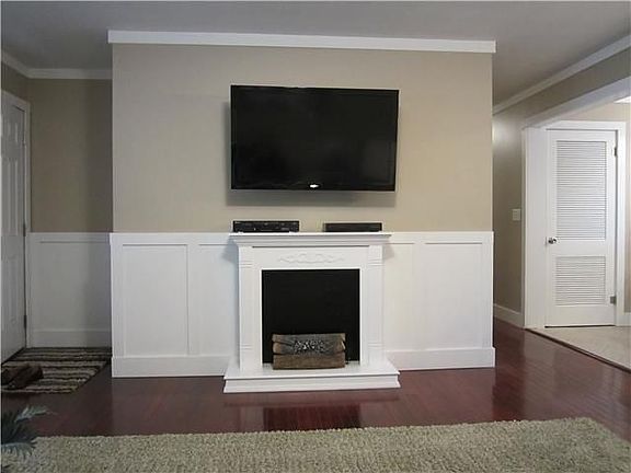 4th image of 1539 Aubert St