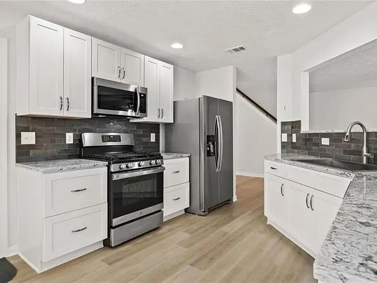 173 Village Ct — Photo 5