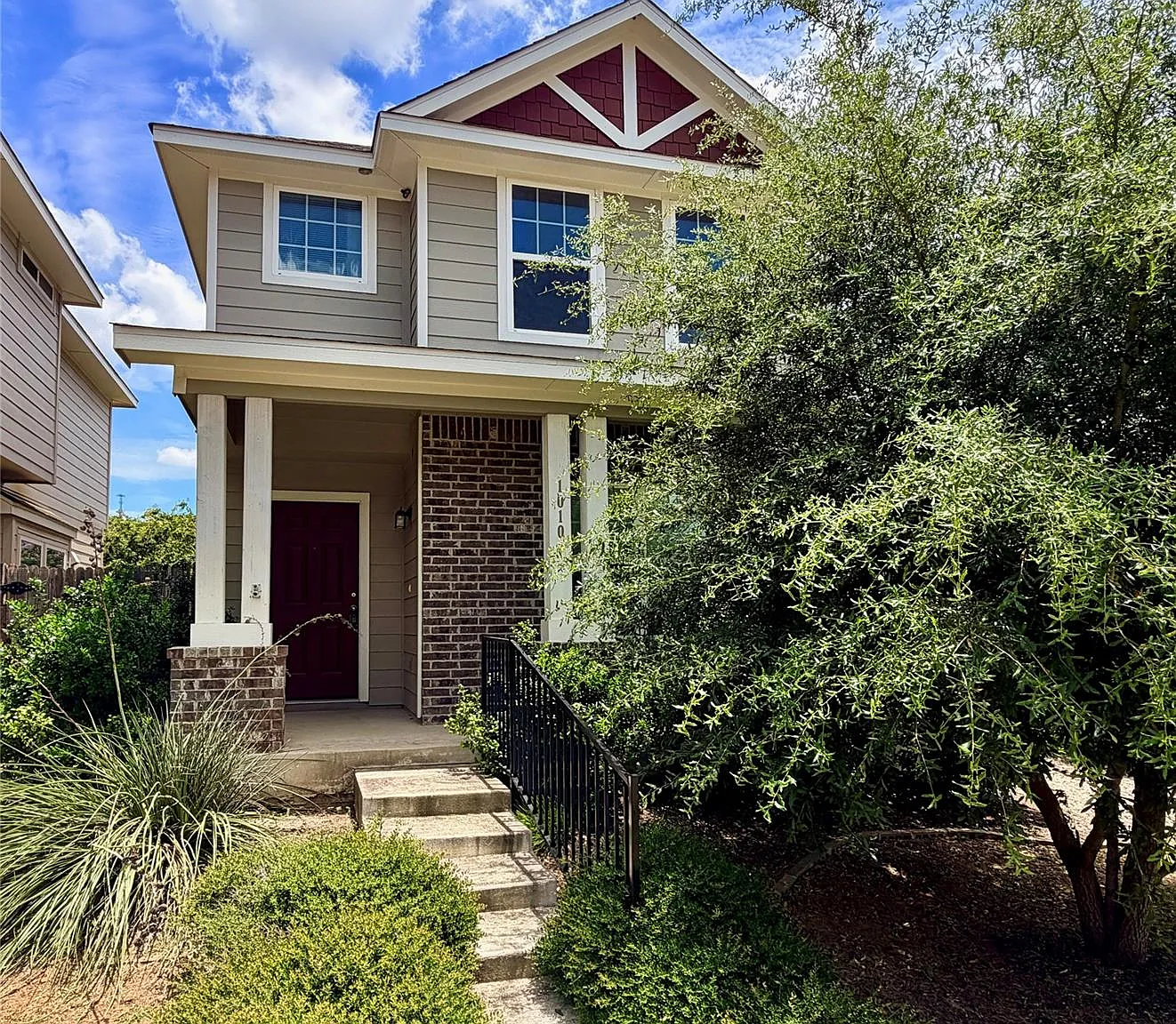 3 bed, 2.5 bath, 1301 sqft, $1,695 — Photo 1