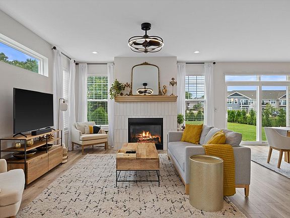 4th image of 9110 Creekside CIRCLE